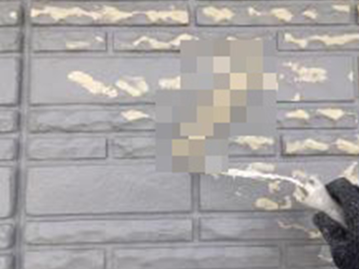 ベースB色を塗布します。<br />
ベースB色・C色を塗布する際に専用キットを使用しますが、特許品ですのでホームページには載せられません。