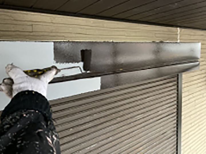 シャッターBOX仕上げ1回目です。