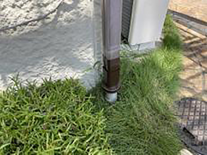 割れてる下部も取替えました。