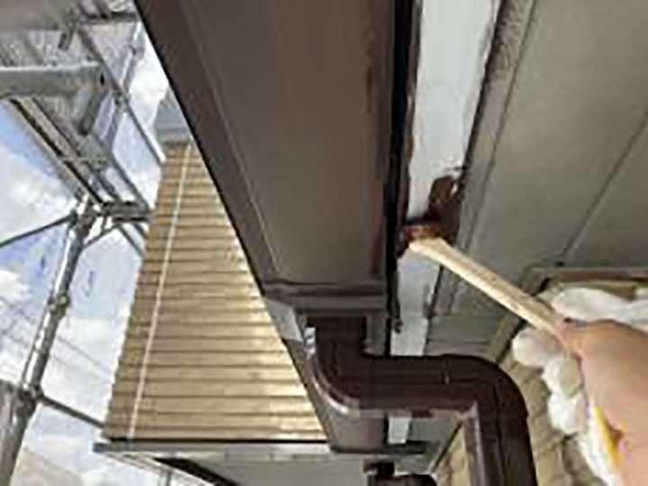 鼻隠し仕上げ1回目を行います。