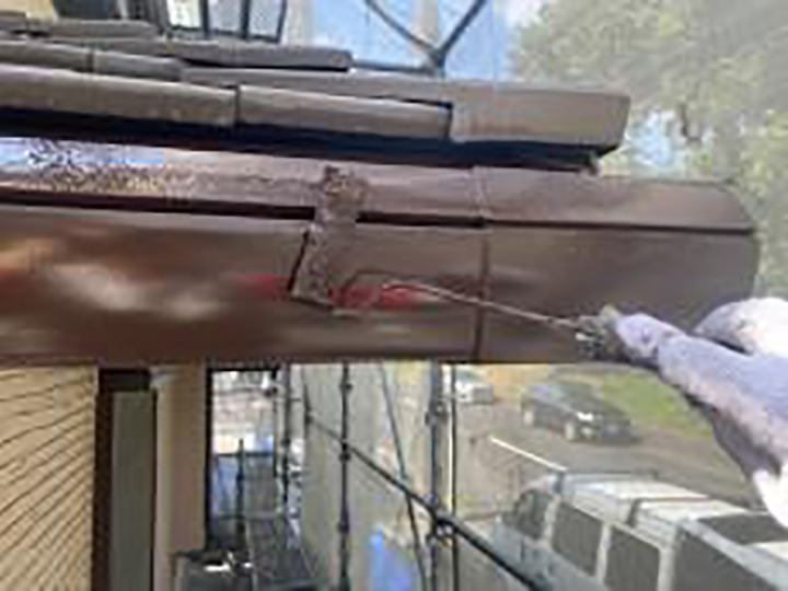 雨樋仕上げ2回目を行います。