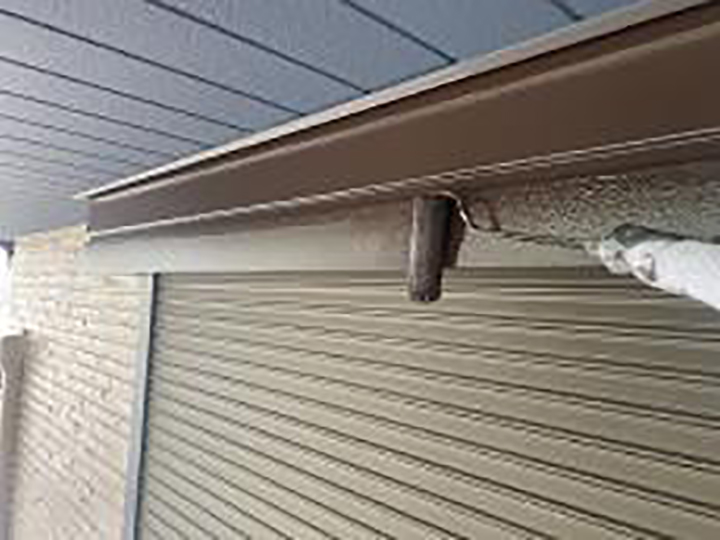 シャッターBOX仕上げ2回目を行います。