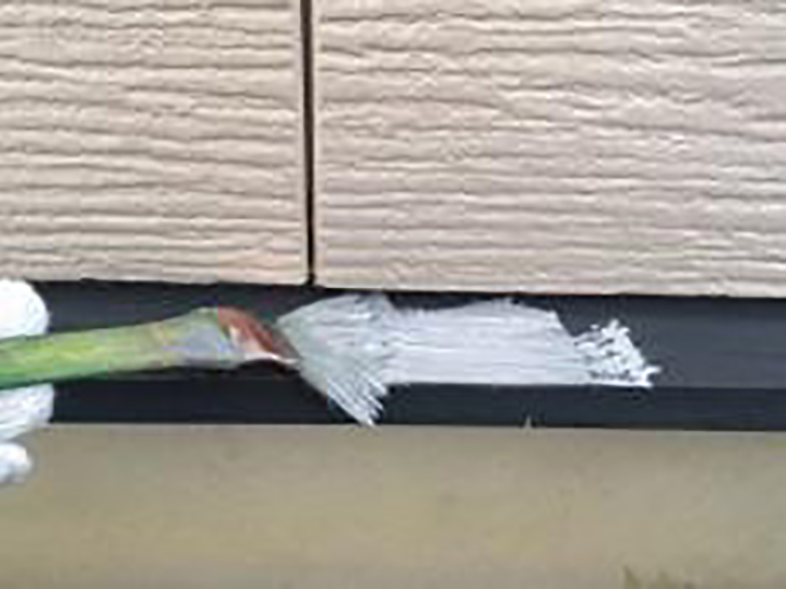 水切りにサビ止めを塗布します。