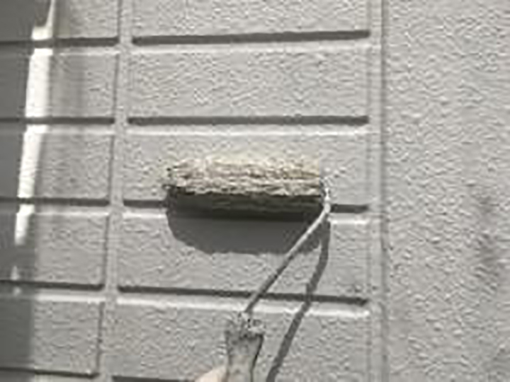 上塗りを行います。