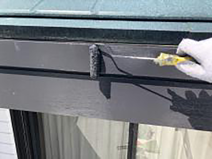 雨樋仕上げ2回目を行います。