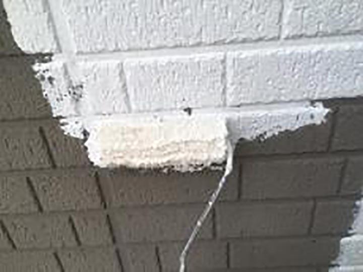 下塗りを行います。