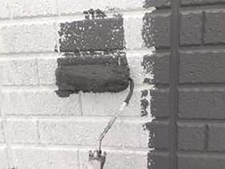 2階を中塗りを行います。