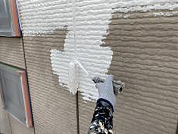 下塗りを行います。