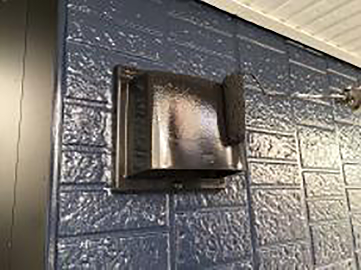 通気口仕上げ2回目を行います。