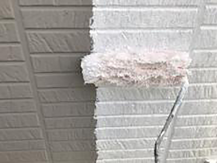 下塗りを行います。