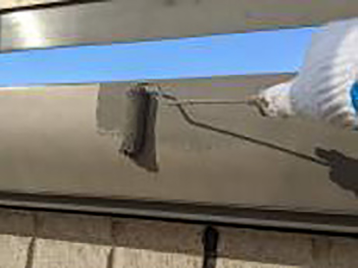 雨樋仕上げ1回目を行います。