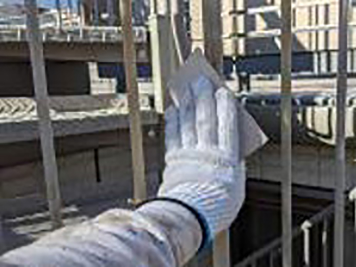 螺旋階段の素地を調整します。