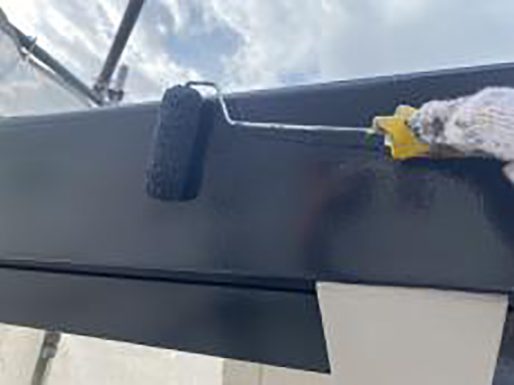 雨樋仕上げ2回目を行います。