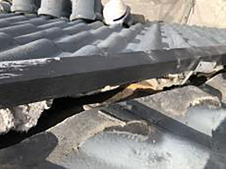 木製から樹脂製の下地に取替えました。