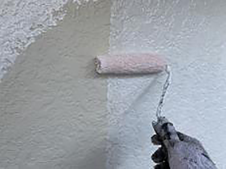 2階壁の下塗りを行います。