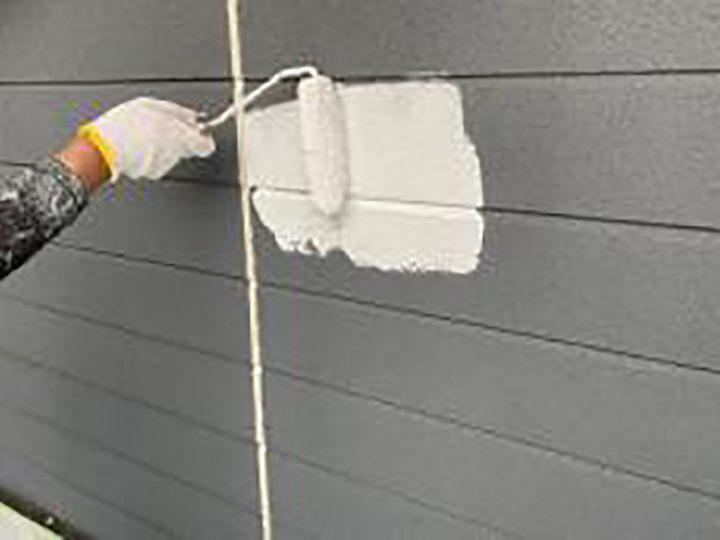 下塗りを行います。