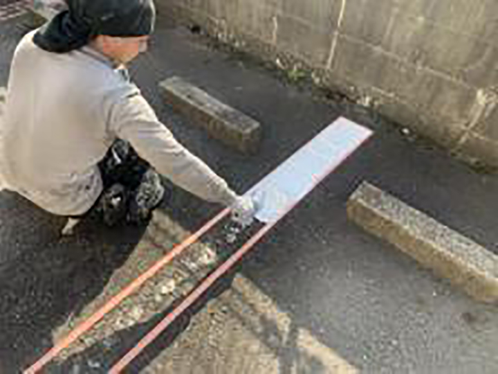 駐車場の白線仕上げ1回目です。